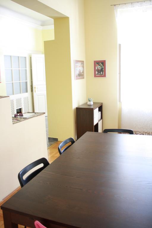 Alessia Center *